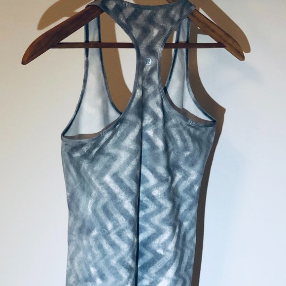 Lululemon Racerback Grey and white - Picture 3 of 3